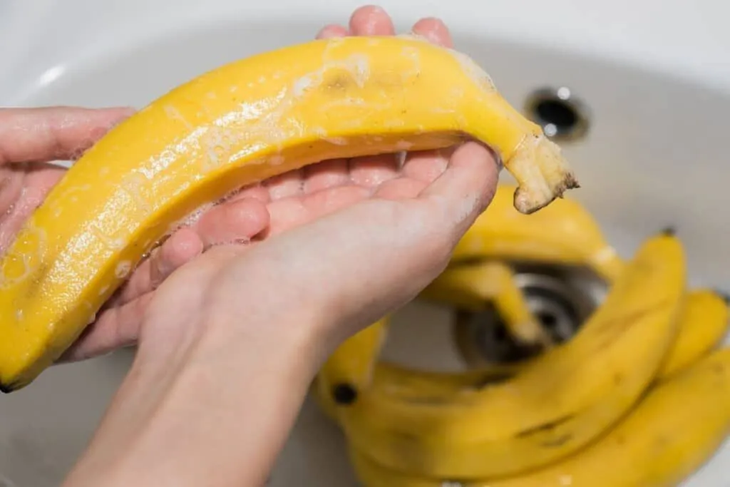 How a Simple Rinse Can Keep Fruit Flies Off Your Bananas